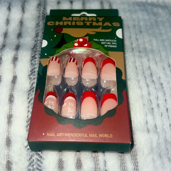 Christmas press on nails - Picture 1 of 2